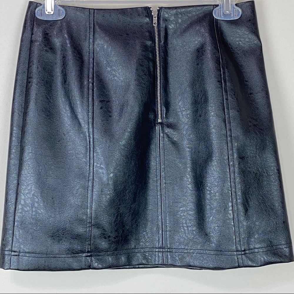 Neiman Marcus Faux leather mini skirt size small - Picture 2 of 8